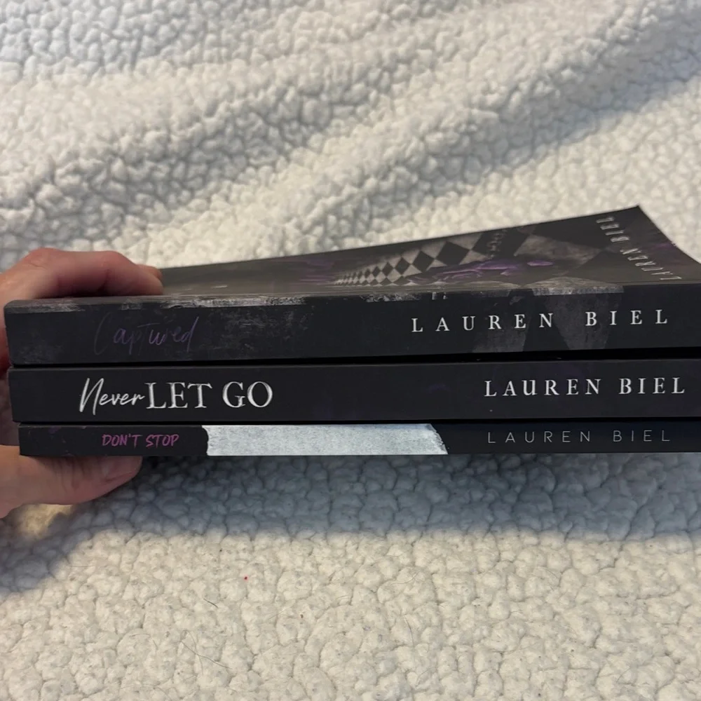 Lauren Biel Horror Book Set - Picture 2 of 8